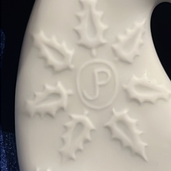 1977 Haviland Christmas ornament France "Bountiful Angel" Discontinued - Picture 11 of 12